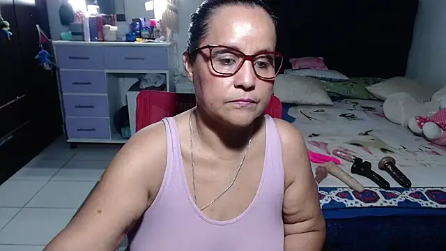 Snapshot of pervert_mommy_ chatting on 06.29.26 pervert mommy online show from 06.29.26