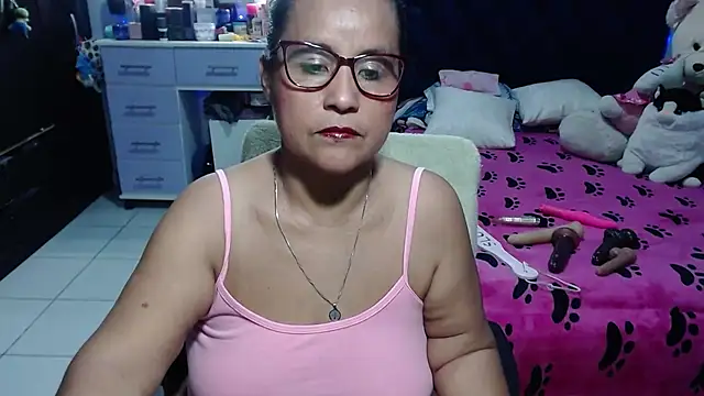 Snapshot of pervert_mommy_ chatting on 07.09.26 pervert mommy online show from 07.09.26
