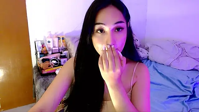 SweetLilly 18 online show from 10.22.25