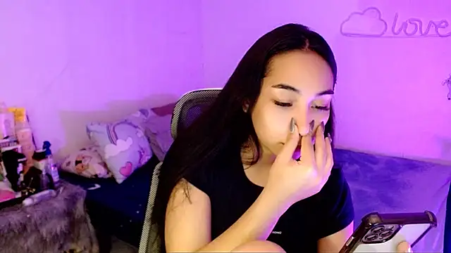 SweetLilly 18 online show from 12.18.25