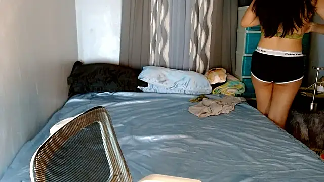 SweetLilly 18 online show from 02.20.26