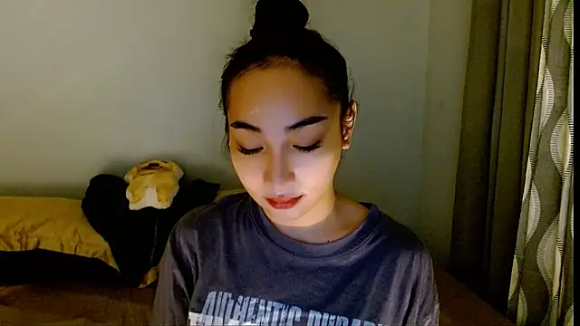 SweetLilly 18 online show from 03.29.26