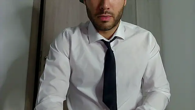 Snapshot of Justynn1 chatting on 03.14.25 Justynn1 online show from 03.14.25