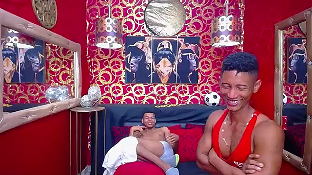 Snapshot of PEINBOYS chatting on 02.11.25 PEINBOYS online show from 02.11.25