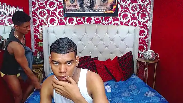 Snapshot of PEINBOYS chatting on 02.21.25 PEINBOYS online show from 02.21.25