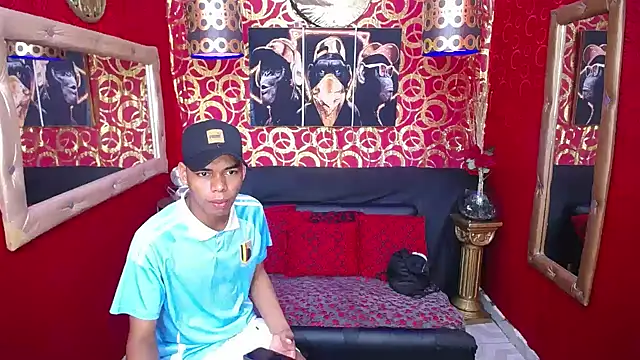 Snapshot of PEINBOYS chatting on 03.18.25 PEINBOYS online show from 03.18.25