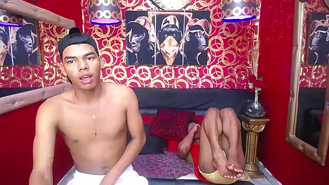 Snapshot of PEINBOYS chatting on 03.19.25 PEINBOYS online show from 03.19.25