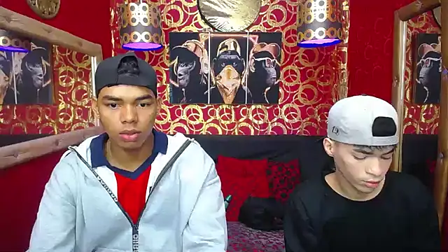 Snapshot of PEINBOYS chatting on 03.21.25 PEINBOYS online show from 03.21.25