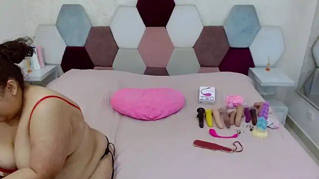 Snapshot of angel_blue chatting on 02.09.26 angel blue online show from 02.09.26