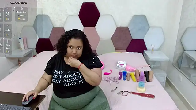 Snapshot of angel_blue chatting on 02.23.26 angel blue online show from 02.23.26