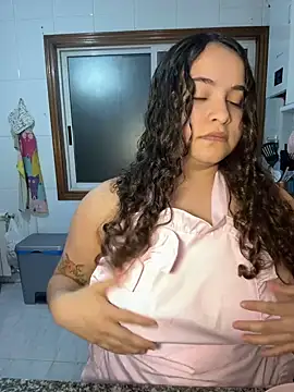 Snapshot of Sweet_sully__ chatting on 12.15.24 Sweet sully online show from 12.15.24