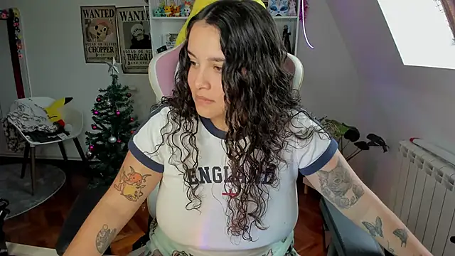 Snapshot of Sweet_sully__ chatting on 12.29.24 Sweet sully online show from 12.29.24