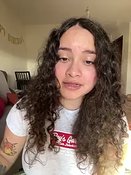 Snapshot of Sweet_sully__ chatting on 02.19.25 Sweet sully online show from 02.19.25