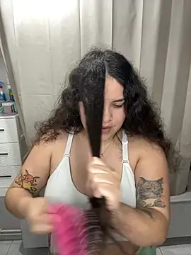 Snapshot of Sweet_sully__ chatting on 02.21.25 Sweet sully online show from 02.21.25