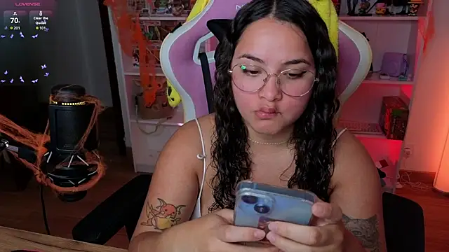 Snapshot of Sweet_sully__ chatting on 10.10.25 Sweet sully online show from 10.10.25