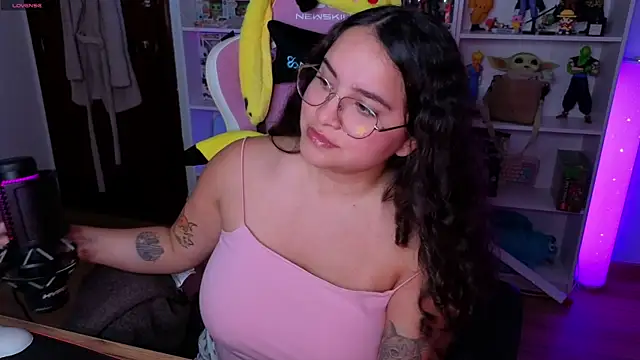 Snapshot of Sweet_sully__ chatting on 11.07.25 Sweet sully online show from 11.07.25