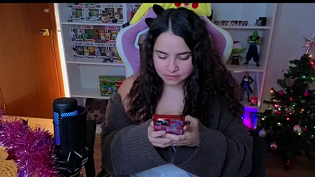 Snapshot of Sweet_sully__ chatting on 11.30.25 Sweet sully online show from 11.30.25