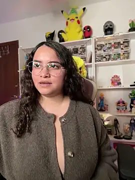 Snapshot of Sweet_sully__ chatting on 12.16.25 Sweet sully online show from 12.16.25