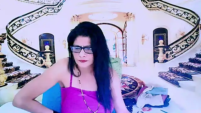 Snapshot of IndianAllure chatting on 12.27.24 IndianAllure online show from 12.27.24