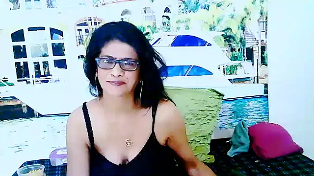 Snapshot of IndianAllure chatting on 01.15.25 IndianAllure online show from 01.15.25
