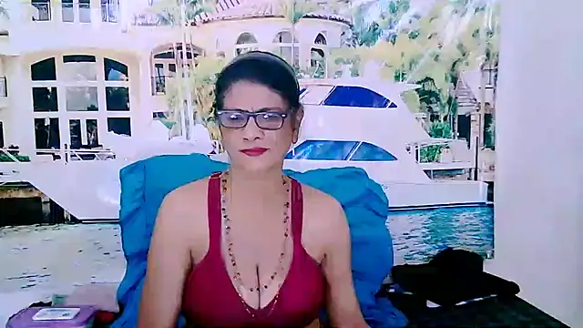 Snapshot of IndianAllure chatting on 01.17.25 IndianAllure online show from 01.17.25