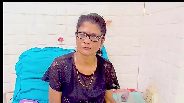 IndianAllure online show from 04.01.26