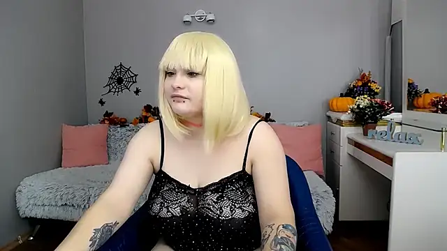 Estheri online show from 11.03.25