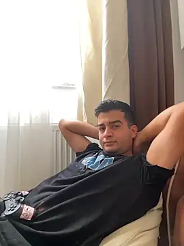 Snapshot of Ffhdr chatting on 11.01.25 Ffhdr online show from 11.01.25