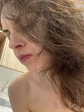 MissAnuta online show from 02.04.25