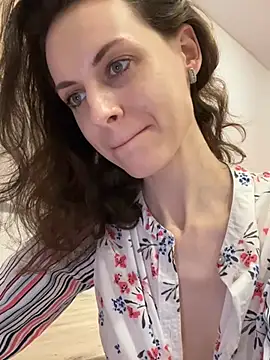 MissAnuta online show from 03.10.25