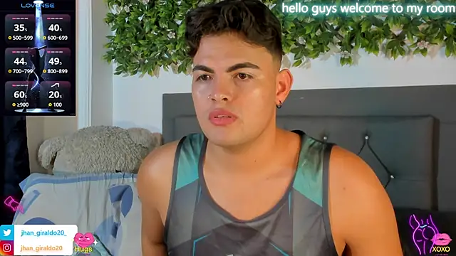 Snapshot of kamii_22 chatting on 10.25.25 kamii 22 online show from 10.25.25