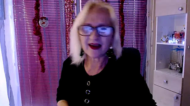 Snapshot of Ala-N-Dala chatting on 12.17.24 Ala-N-Dala online show from 12.17.24