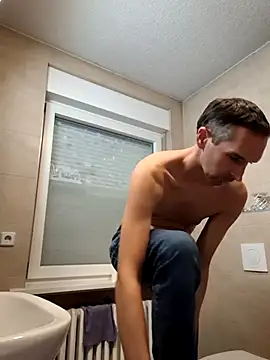 Snapshot of Geiler-boy313 chatting on 12.21.25 Geiler-boy313 online show from 12.21.25