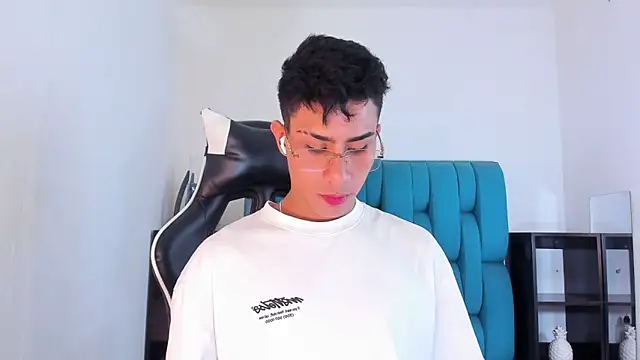 AlanNaughty online show from 02.18.25