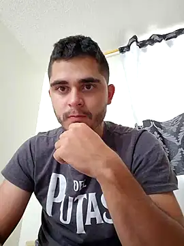 Snapshot of Fuyuichirou chatting on 02.13.25 Fuyuichirou online show from 02.13.25