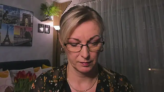 vanessa chat online show from 02.18.25