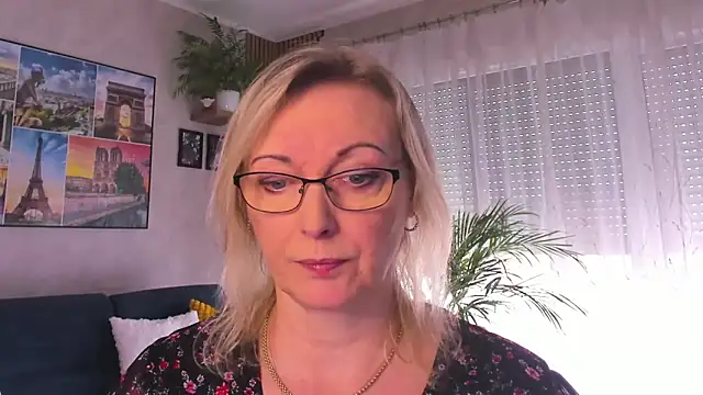 vanessa chat online show from 04.13.26