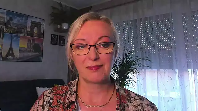 vanessa chat online show from 04.29.26