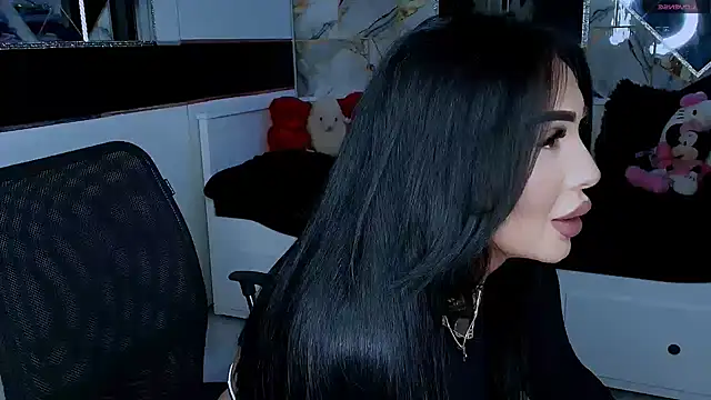 Snapshot of mistress_meryem chatting on 11.19.25 mistress meryem online show from 11.19.25