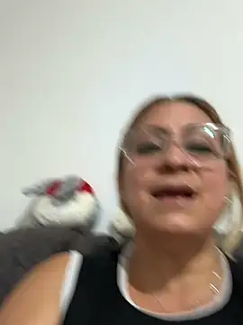 Snapshot of x_elena_x chatting on 12.20.24 x elena x online show from 12.20.24