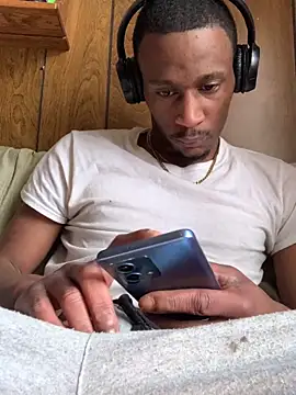 Tristris100 online show from 01.16.25