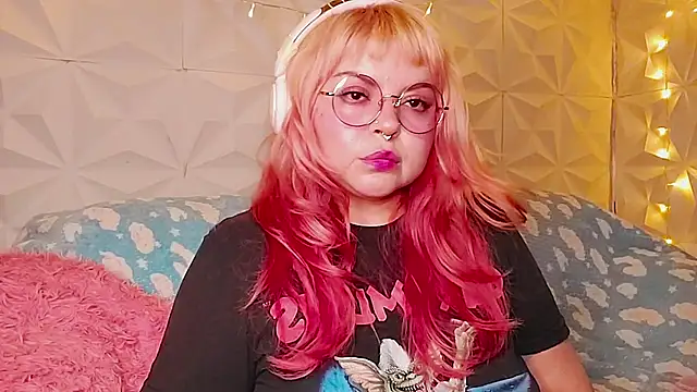 Snapshot of Satyn_doll chatting on 06.30.26 Satyn doll online show from 06.30.26