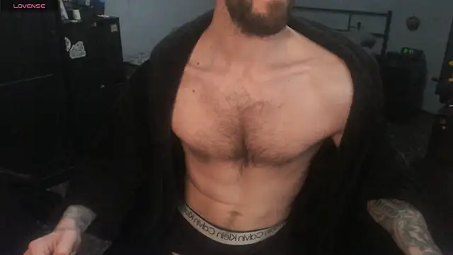 SexxxyLouis online show from 12.21.25