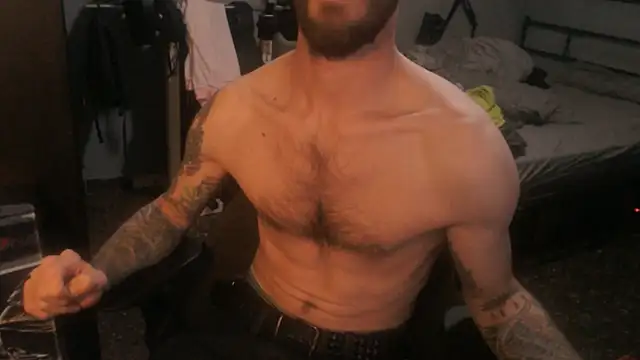 SexxxyLouis online show from 04.13.26