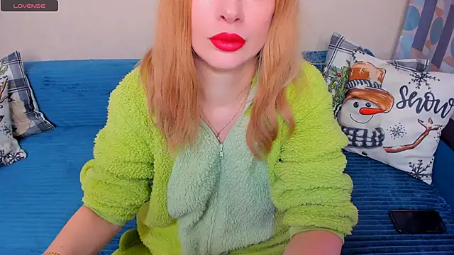 Snapshot of EllenMoore chatting on 01.18.26 EllenMoore online show from 01.18.26