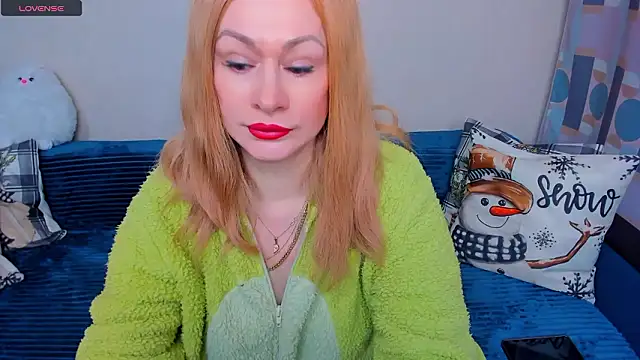 Snapshot of EllenMoore chatting on 02.07.26 EllenMoore online show from 02.07.26