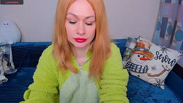 Snapshot of EllenMoore chatting on 02.16.26 EllenMoore online show from 02.16.26