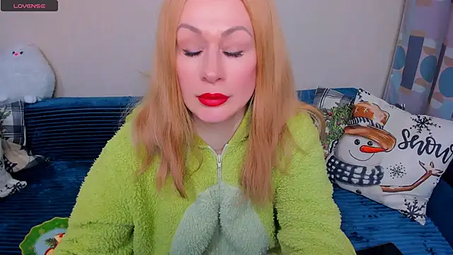 Snapshot of EllenMoore chatting on 02.19.26 EllenMoore online show from 02.19.26