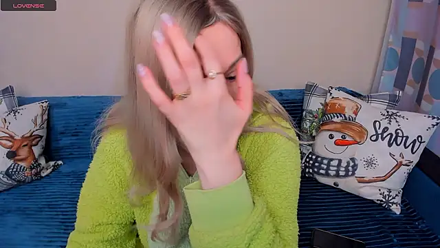 Snapshot of EllenMoore chatting on 02.28.26 EllenMoore online show from 02.28.26