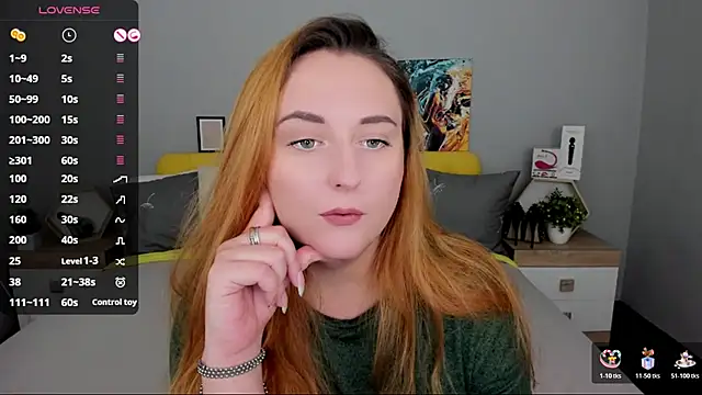 Snapshot of BabeLessi chatting on 10.25.25 BabeLessi online show from 10.25.25